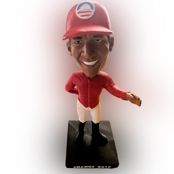 Barack Obama 7 Inches Tall Polyresin Bobblehead Action Figure - Picture 12 of 12